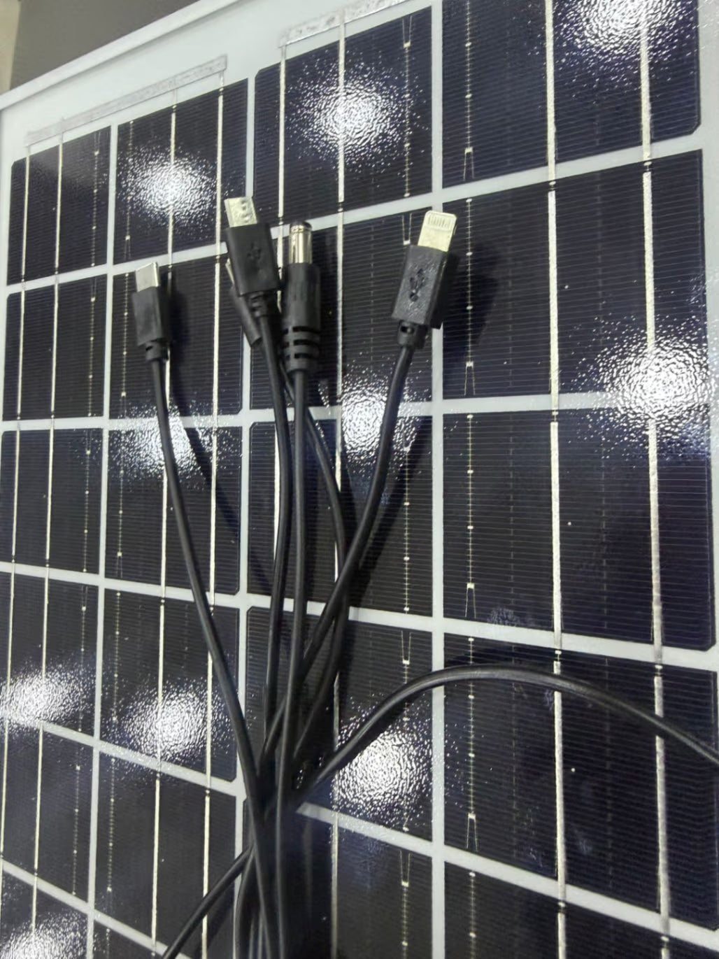 DeepKing Solar Panel Charger Kit 12V (لوح شمسي متنقل مع مخارج USB و Smart Chip)