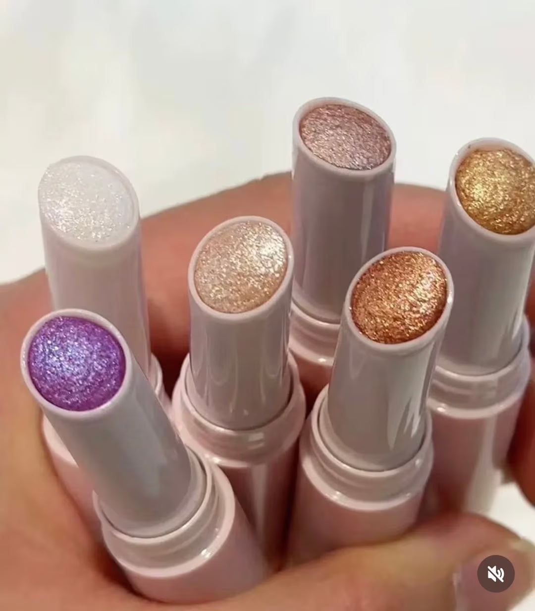 اشتري المجموعة المكونة من 6 الوان بسعر 13 دينار HUDAMOJI 2 IN 1 Highlighter Eyeshadow Stick